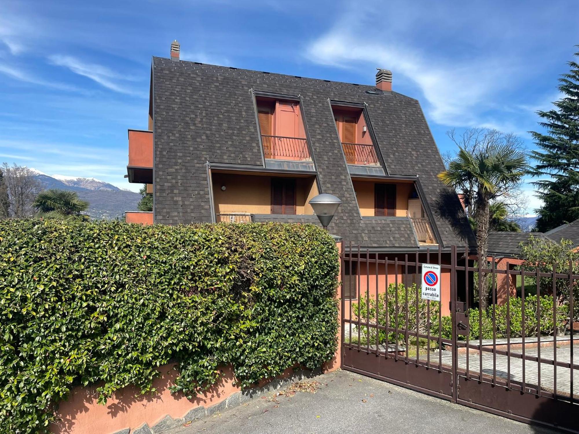 Lovingstresa3 Giardino Del Lago Exterior photo